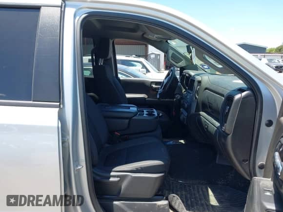 2022 Chevrolet Silverado 1500 Custom z VIN 1GCPWBEK0NZ221605, wystawiony jako IAAI lot #42492573 z przebiegiem 46 916 mil mil oraz . Historia ofert i sprzedaży dostępna na DreamBid. Obrazek 5.