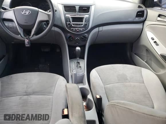 2016 Hyundai Accent SE с VIN KMHCT4AE8GU068454, выставлен на аукционе Copart как лот 81658755 с пробегом Не указан миль и Чистый • Clean title. История ставок и продаж доступна на DreamBid. Изображение 8.