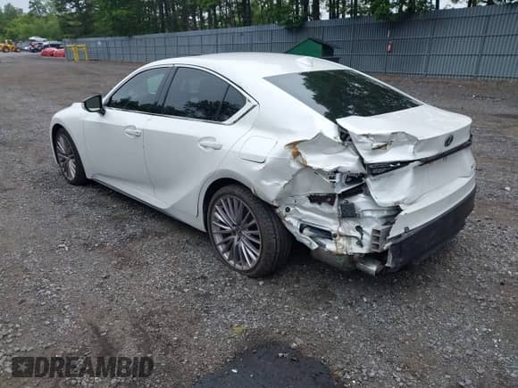 2023 Lexus IS 300 z VIN JTHD81F21P5050734, wystawiony jako IAAI lot #42464046 z przebiegiem 25 957 mil mil oraz . Historia ofert i sprzedaży dostępna na DreamBid. Obrazek 3.