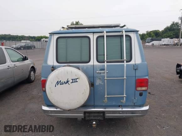 1990 Chevrolet Chevy Van z VIN 2GBEG25K0L4119444, wystawiony jako IAAI lot #42897765 z przebiegiem 138 034 mil mil oraz . Historia ofert i sprzedaży dostępna na DreamBid. Obrazek 16.