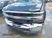 2019 Chevrolet Silverado 1500 LT z VIN 2GCVKPEC0K1106550, wystawiony jako IAAI lot #42768386 z przebiegiem 67 788 mil mil oraz . Historia ofert i sprzedaży dostępna na DreamBid. Obrazek 6.