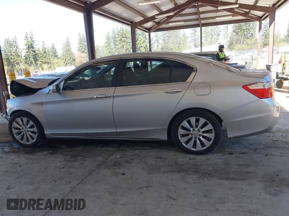 2014 Honda Accord EX с VIN 1HGCR2F70EA040150, выставлен на аукционе IAAI как лот 43450370 с пробегом 132 805 миль миль и . История ставок и продаж доступна на DreamBid. Изображение 15.