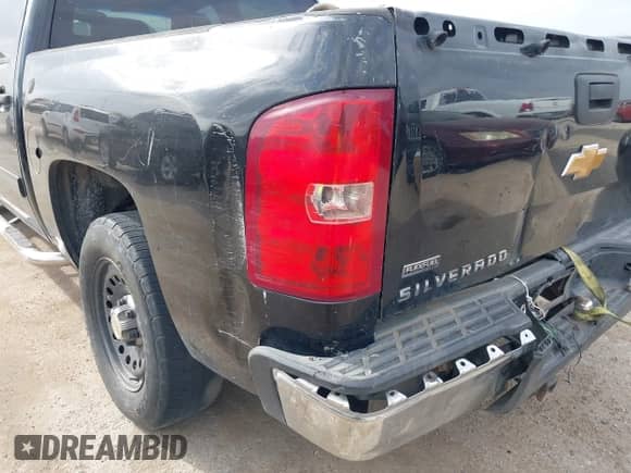 2012 Chevrolet Silverado 1500 LS z VIN 3GCPCREA7CG105775, wystawiony jako IAAI lot #41752232 z przebiegiem 271 970 mil mil oraz . Historia ofert i sprzedaży dostępna na DreamBid. Obrazek 18.