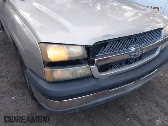 2004 Chevrolet Silverado 1500 LS with VIN 2GCEC19V141284704, listed as a IAAI auction lot 43422126 with 279,438 mi miles and . Bid and sale history available at DreamBid. Image 6.