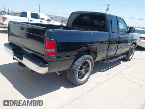 2001 Dodge 1500 with VIN 3B7HC13Z91G700719, listed as a IAAI auction lot 42911126 with 215,140 mi miles and . Bid and sale history available at DreamBid. Image 4.