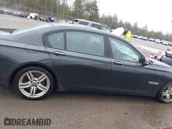 2013 BMW 7 Series 750Li xDrive with VIN WBAYF8C56DD140816, listed as a IAAI auction lot 41709920 with 157,842 mi miles and . Bid and sale history available at DreamBid. Image 14.