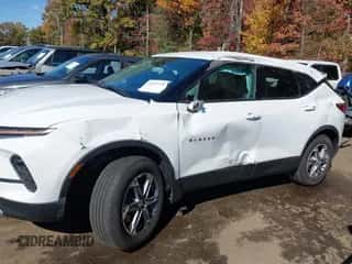 2024 Chevrolet Blazer LT z VIN 3GNKBCR46RS161153, wystawiony jako IAAI lot #43515792 z przebiegiem 22 721 mil mil oraz . Historia ofert i sprzedaży dostępna na DreamBid. Obrazek 6.