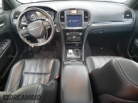 2018 Chrysler 300 S с VIN 2C3CCAGG0JH165447, выставлен на аукционе Copart как лот 81606245 с пробегом 79 159 миль миль и Списание • Salvage title. История ставок и продаж доступна на DreamBid. Изображение 8.