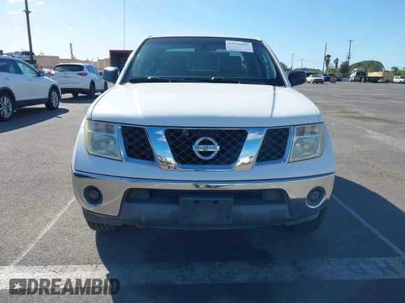2008 Nissan Frontier SE z VIN 1N6AD07U58C408079, wystawiony jako IAAI lot #43541862 z przebiegiem 174 442 mil mil oraz . Historia ofert i sprzedaży dostępna na DreamBid. Obrazek 6.