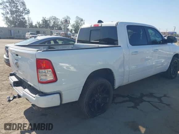 2020 Ram 1500 Big Horn z VIN 1C6SRFFT8LN397491, wystawiony jako IAAI lot #42543417 z przebiegiem 74 639 mil mil oraz . Historia ofert i sprzedaży dostępna na DreamBid. Obrazek 4.