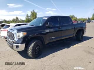 2019 Toyota Tundra SR5 с VIN 5TFDW5F11KX828825, выставлен на аукционе Copart как лот 68337005 с пробегом 76 637 миль миль и Списание • Salvage title. История ставок и продаж доступна на DreamBid. Изображение 1.