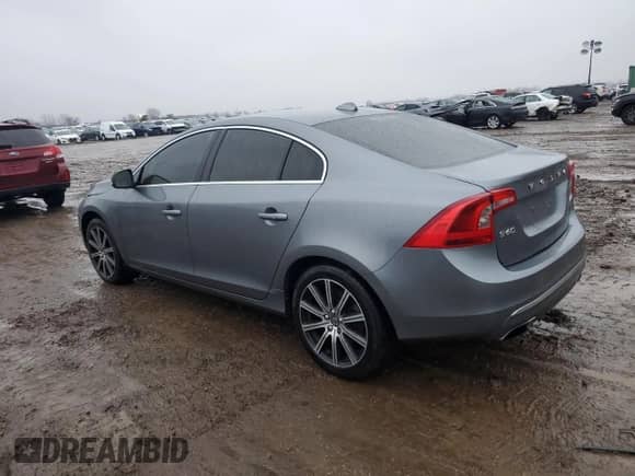 2017 Volvo S60 Inscription Platinum с VIN LYV402TM5HB151572, выставлен на аукционе Copart как лот 86853484 с пробегом Не указан миль и Списание • Salvage title. История ставок и продаж доступна на DreamBid. Изображение 2.