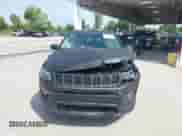 2018 Jeep Compass Limited z VIN 3C4NJDCB1JT130963, wystawiony jako IAAI lot #43107905 z przebiegiem 59 200 mil mil oraz . Historia ofert i sprzedaży dostępna na DreamBid. Obrazek 12.