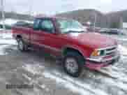 1994 Chevrolet S-10 LS с VIN 1GCDT19W4RK158350, выставлен на аукционе IAAI как лот 41628887 с пробегом 109 905 миль миль и . История ставок и продаж доступна на DreamBid. Изображение 1.