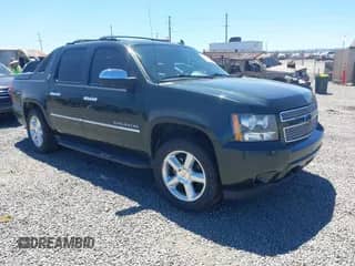 2013 Chevrolet Avalanche LTZ with VIN 3GNTKGE73DG293245, listed as a IAAI auction lot 42721486 with 194,989 mi miles and . Bid and sale history available at DreamBid. Image 1.
