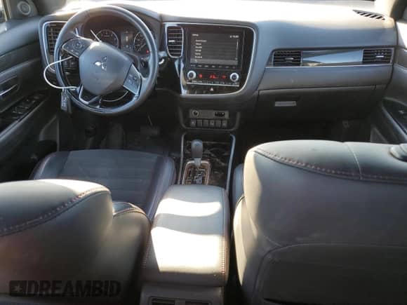 2020 Mitsubishi Outlander SE с VIN JA4AD3A32LZ022384, выставлен на аукционе Copart как лот 86107215 с пробегом 57 808 миль миль и Списание • Salvage title. История ставок и продаж доступна на DreamBid. Изображение 8.