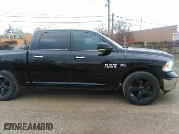 2017 Ram 1500 Lone Star z VIN 3C6RR6LT1HG787500, wystawiony jako IAAI lot #41260392 z przebiegiem 115 261 mil mil oraz . Historia ofert i sprzedaży dostępna na DreamBid. Obrazek 13.