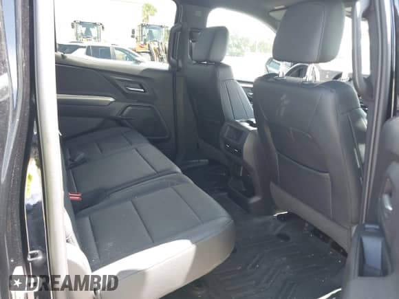 2024 Chevrolet Silverado EV Work Truck z VIN 1GC10VEL9RU205438, wystawiony jako IAAI lot #42596415 z przebiegiem 5 393 mil mil oraz . Historia ofert i sprzedaży dostępna na DreamBid. Obrazek 8.