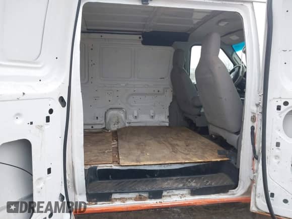 2011 Ford Econoline Cargo Commercial с VIN 1FTNS2EW2BDB24727, выставлен на аукционе IAAI как лот 41256502 с пробегом 280 981 миль миль и . История ставок и продаж доступна на DreamBid. Изображение 8.