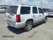 2007 Chevrolet Tahoe LT z VIN 1GNFC13037R375316, wystawiony jako IAAI lot #42606182 z przebiegiem 281 516 mil mil oraz . Historia ofert i sprzedaży dostępna na DreamBid. Obrazek 4.