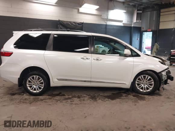 2016 Toyota Sienna XLE with VIN 5TDYK3DCXGS743128, listed as a IAAI auction lot 42448300 with 148,197 mi miles and . Bid and sale history available at DreamBid. Image 14.