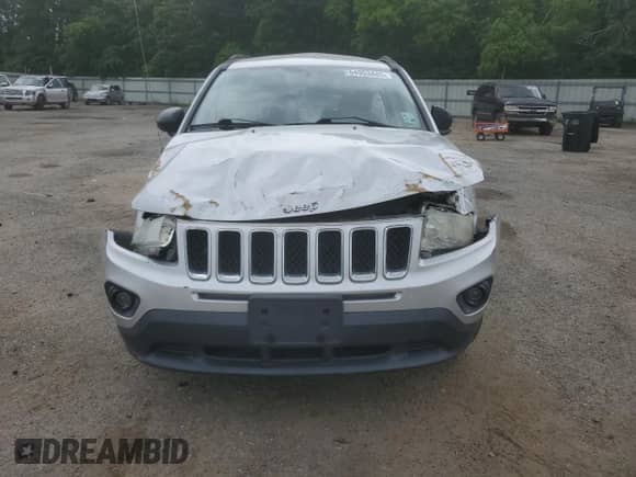 2011 Jeep Compass Latitude z VIN 1J4NT1FB8BD192270, wystawiony jako Copart lot #54953485 z przebiegiem 128 094 mil mil oraz Szkoda całkowita • Salvage title. Historia ofert i sprzedaży dostępna na DreamBid. Obrazek 5.