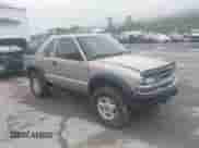 2000 Chevrolet Blazer LS с VIN 1GNCT18W7YK161195, выставлен на аукционе IAAI как лот 42329599 с пробегом 122 834 миль миль и . История ставок и продаж доступна на DreamBid. Изображение 1.