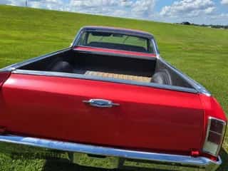 1966 Chevrolet El Camino z VIN 134806Z103956, wystawiony jako Copart lot #67916325 z przebiegiem Nie podano mil oraz Czysty tytuł • Clean title. Historia ofert i sprzedaży dostępna na DreamBid. Obrazek 4.