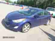 2013 Hyundai Elantra GLS z VIN 5NPDH4AE0DH169911, wystawiony jako IAAI lot #43145322 z przebiegiem 300 031 mil mil oraz . Historia ofert i sprzedaży dostępna na DreamBid. Obrazek 2.