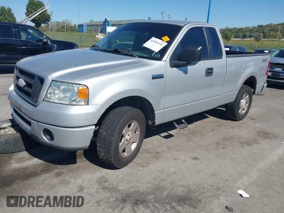 2006 Ford F-150 XL с VIN 1FTRF12226NA15542, выставлен на аукционе IAAI как лот 43391531 с пробегом 147 428 миль миль и . История ставок и продаж доступна на DreamBid. Изображение 2.