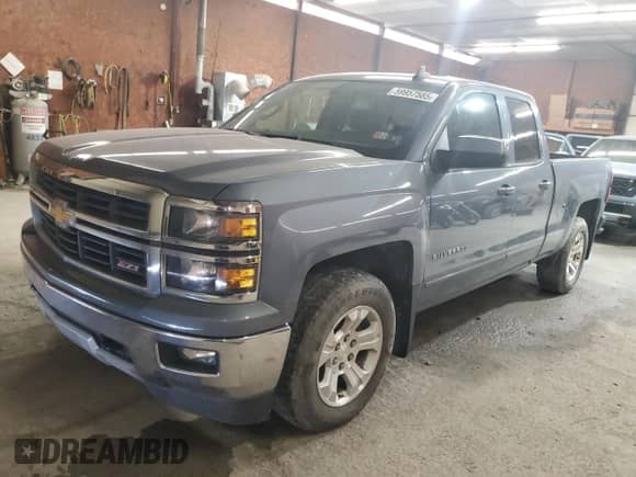 2015 Chevrolet Silverado 1500 LT z VIN 1GCVKREC3FZ389700, wystawiony jako Copart lot #59957585 z przebiegiem 108 938 mil mil oraz Czysty tytuł • Clean title. Historia ofert i sprzedaży dostępna na DreamBid. Obrazek 1.