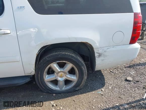 2007 Chevrolet Suburban LT с VIN 3GNFK16397G116032, выставлен на аукционе IAAI как лот 42391864 с пробегом 226 280 миль миль и . История ставок и продаж доступна на DreamBid. Изображение 6.