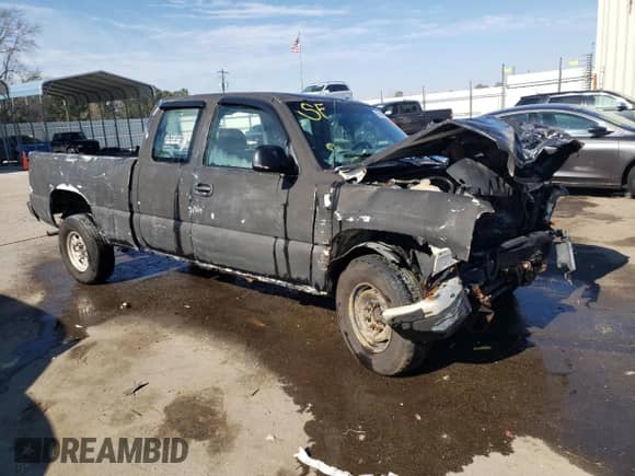 1999 Chevrolet Silverado 2500 z VIN 1GCFC29T3XZ176654, wystawiony jako Copart lot #88142645 z przebiegiem Nie podano mil oraz Szkoda całkowita • Salvage title. Historia ofert i sprzedaży dostępna na DreamBid. Obrazek 4.