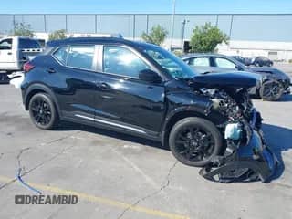 2023 Nissan Kicks SR с VIN 3N1CP5DV8PL536447, выставлен на аукционе IAAI как лот 42885383 с пробегом 18 763 миль миль и . История ставок и продаж доступна на DreamBid. Изображение 1.