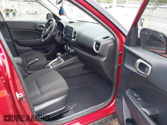 2024 Hyundai Venue Limited with VIN KMHRC8A34RU317139, listed as a IAAI auction lot 43068189 with 8,723 mi miles and . Bid and sale history available at DreamBid. Image 5.