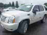 2012 Cadillac Escalade Luxury z VIN 1GYS4BEF3CR133366, wystawiony jako IAAI lot #43261376 z przebiegiem 145 158 mil mil oraz . Historia ofert i sprzedaży dostępna na DreamBid. Obrazek 6.