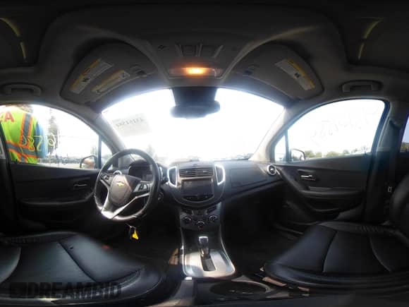 2015 Chevrolet Trax LTZ z VIN KL7CJTSB6FB188351, wystawiony jako IAAI lot #43161584 z przebiegiem 157 748 mil mil oraz . Historia ofert i sprzedaży dostępna na DreamBid. Obrazek 18.