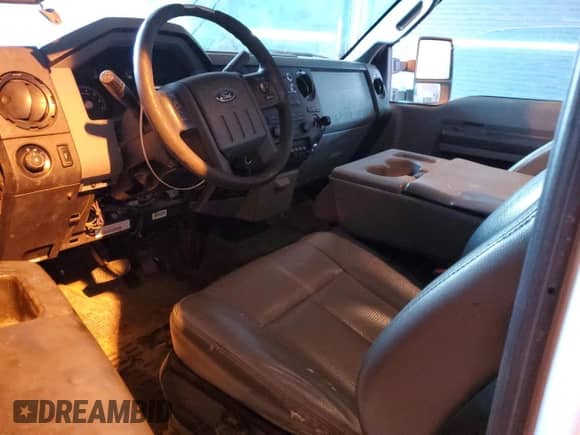 2016 Ford F-250 XL with VIN 1FDBF2A61GEB99039, listed as a Copart auction lot 90831805 with 302,963 mi miles and Clean title. Bid and sale history available at DreamBid. Image 8.