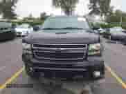 2010 Chevrolet Suburban LT z VIN 1GNUCJE02AR250318, wystawiony jako IAAI lot #43428825 z przebiegiem 187 450 mil mil oraz . Historia ofert i sprzedaży dostępna na DreamBid. Obrazek 12.