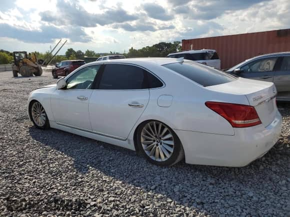 2014 Hyundai Equus Signature with VIN KMHGH4JH4EU082152, listed as a Copart auction lot 67567105 with 89,348 mi miles and Clean title. Bid and sale history available at DreamBid. Image 2.