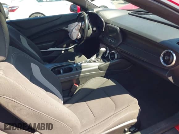 2018 Chevrolet Camaro 1LT с VIN 1G1FB3DX9J0119494, выставлен на аукционе IAAI как лот 43224617 с пробегом 115 310 миль миль и . История ставок и продаж доступна на DreamBid. Изображение 5.