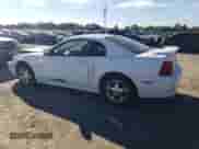 2003 Ford Mustang Standard z VIN 1FAFP40463F419400, wystawiony jako Copart lot #87001765 z przebiegiem 159 233 mil mil oraz Czysty tytuł • Clean title. Historia ofert i sprzedaży dostępna na DreamBid. Obrazek 2.