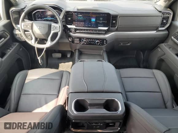 2025 Chevrolet Silverado 2500HD LTZ z VIN 2GC4KPE77S1204795, wystawiony jako Copart lot #67735235 z przebiegiem 5 600 mil mil oraz Szkoda całkowita • Salvage title. Historia ofert i sprzedaży dostępna na DreamBid. Obrazek 8.
