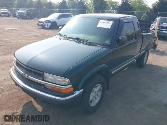 2003 Chevrolet S-10 LS с VIN 1GCDT19X938146546, выставлен на аукционе IAAI как лот 42407271 с пробегом 203 000 миль миль и . История ставок и продаж доступна на DreamBid. Изображение 17.