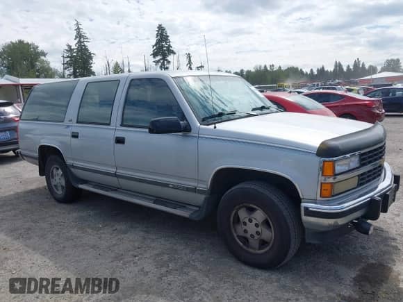 1992 Chevrolet Suburban with VIN 1GNFK16K9NJ342980, listed as a IAAI auction lot 42991398 with 187,245 mi miles and . Bid and sale history available at DreamBid. Image 1.