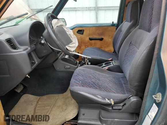 1996 Chevrolet Tracker с VIN 2CNBJ1862T6919221, выставлен на аукционе Copart как лот 58372955 с пробегом 183 331 миль миль и Списание • Salvage title. История ставок и продаж доступна на DreamBid. Изображение 7.