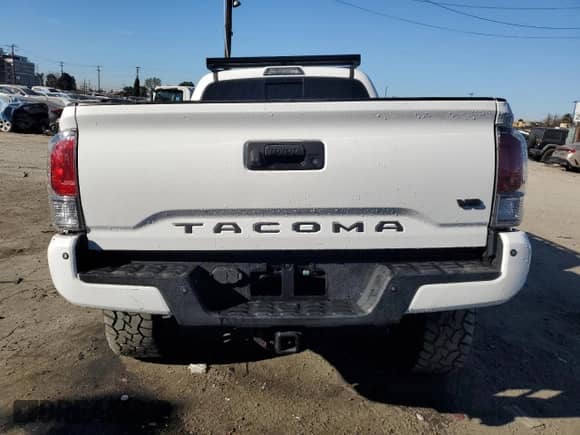 2020 Toyota Tacoma SR5 с VIN 3TMBZ5DN2LM025694, выставлен на аукционе Copart как лот 86754834 с пробегом 72 459 миль миль и Списание • Salvage title. История ставок и продаж доступна на DreamBid. Изображение 6.