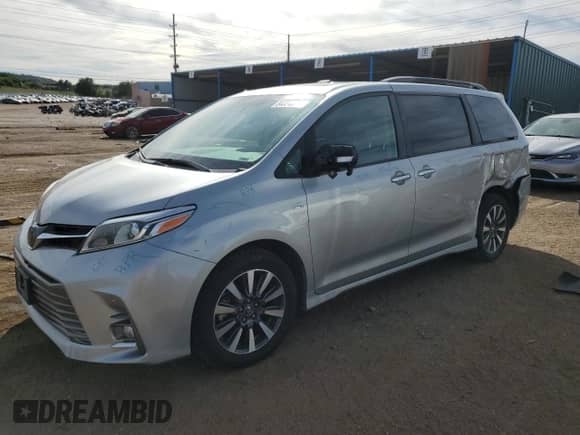2019 Toyota Sienna Limited Premium with VIN 5TDDZ3DCXKS216984, listed as a Copart auction lot 84034875 with 73,073 mi miles and Salvage title. Bid and sale history available at DreamBid. Image 1.