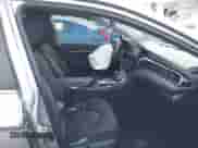 2021 Toyota Camry LE z VIN 4T1C11AK7MU545056, wystawiony jako IAAI lot #41264701 z przebiegiem 59 306 mil mil oraz . Historia ofert i sprzedaży dostępna na DreamBid. Obrazek 5.