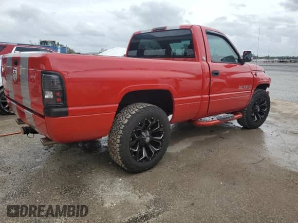 1997 Dodge 1500 с VIN 1B7HC16Z0VS263283, выставлен на аукционе Copart как лот 79262744 с пробегом 157 359 миль миль и Списание • Salvage title. История ставок и продаж доступна на DreamBid. Изображение 3.